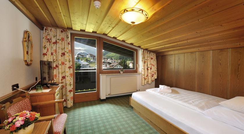 Alpenhotel Tirol Galtür Стая снимка